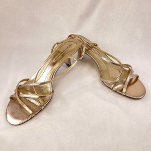 Bandolino Bdendall silver Cocktail heels Size 9M, worn once, fancy and festive